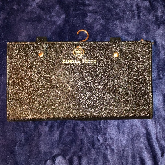 Kendra Scott Jewelry - Kendra Scott Large Hanging Jewelry Travel case